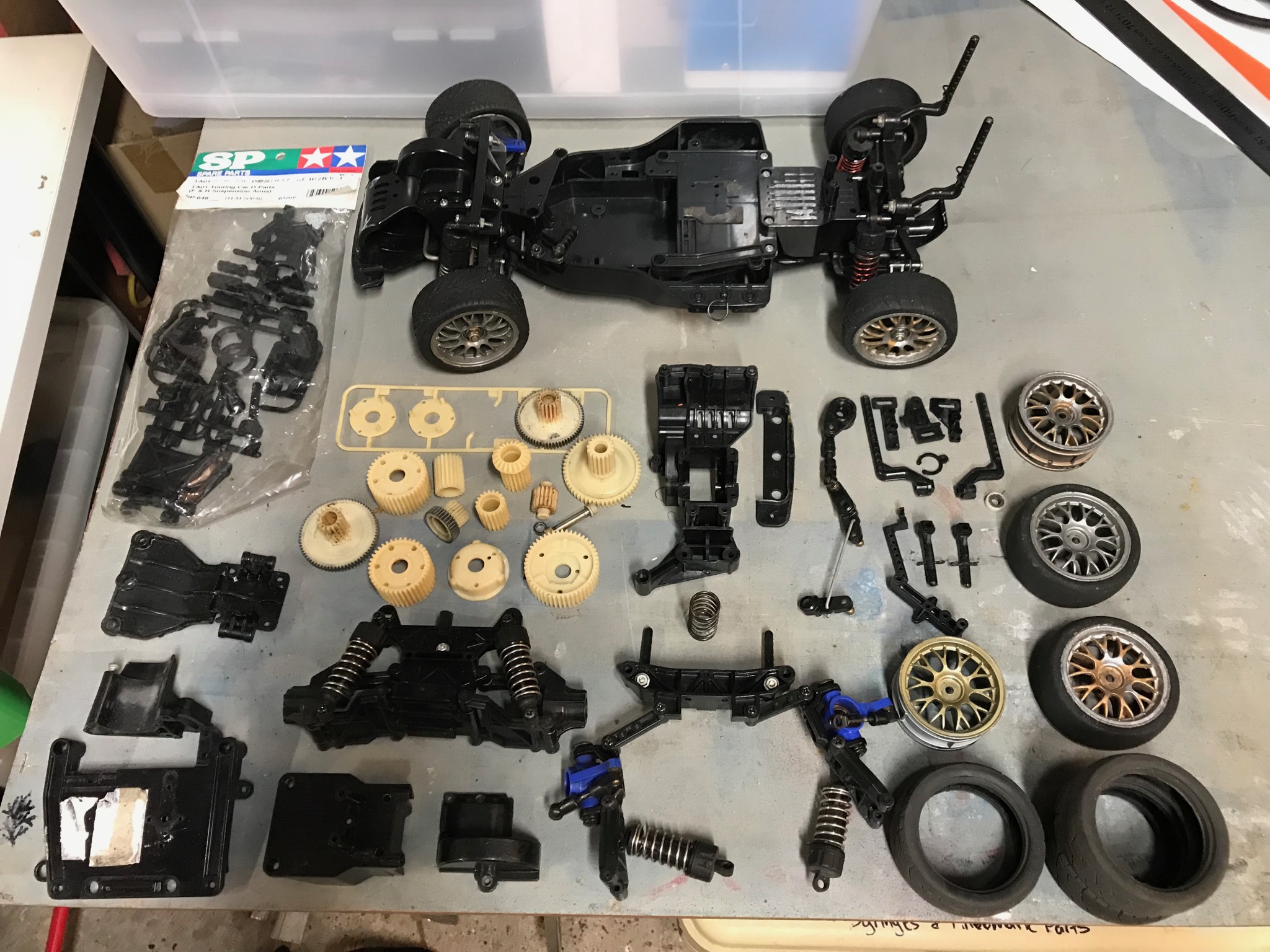 58183-FF01-Volvo-850-with-Parma-Body-1.j